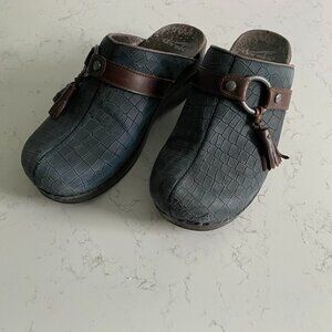 Dansko Shandi Women’s Blue & Brown Slip On Leather Clogs Size 39 174547878 Boho